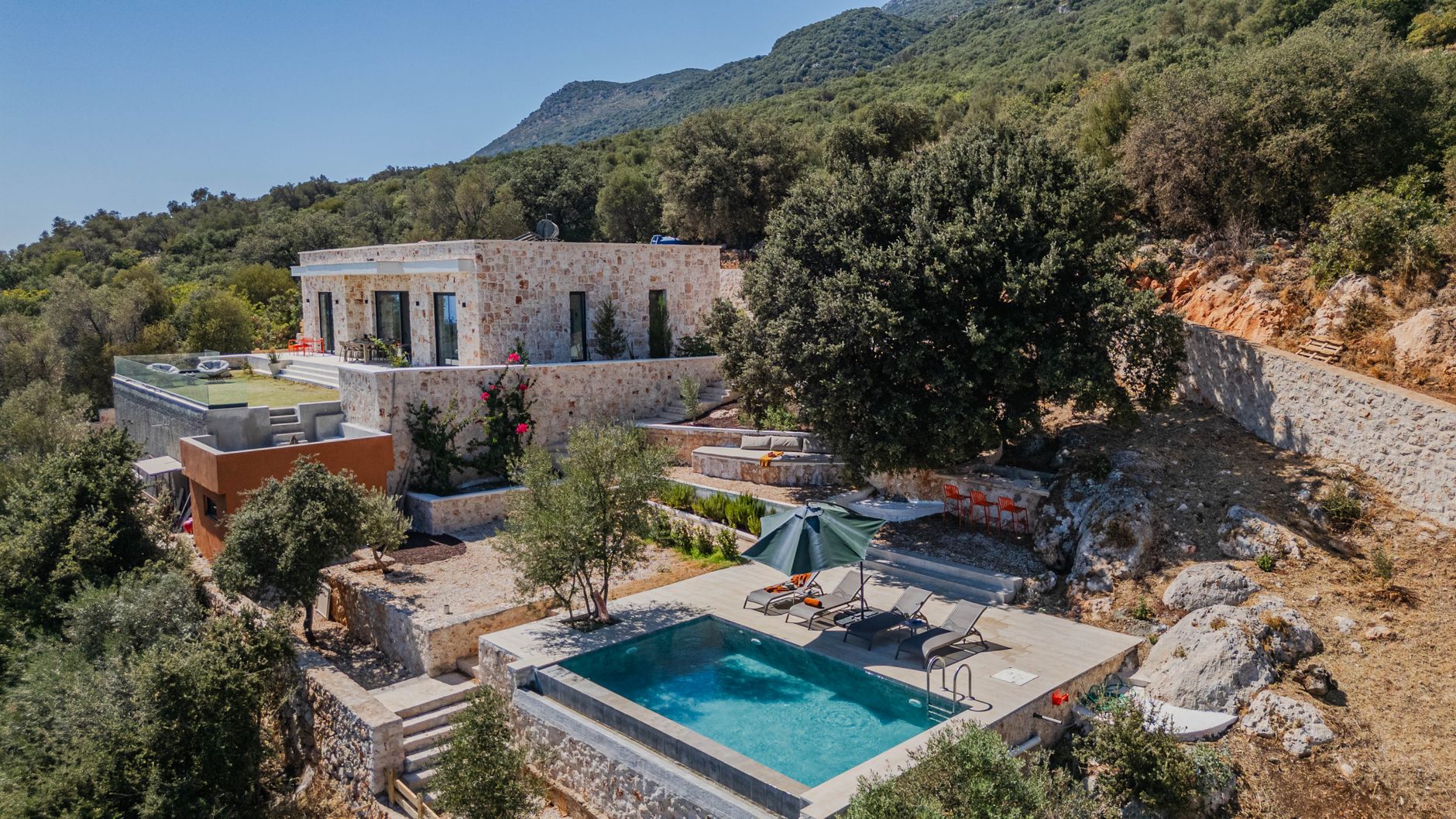 Exclusive countryside retreat hotel